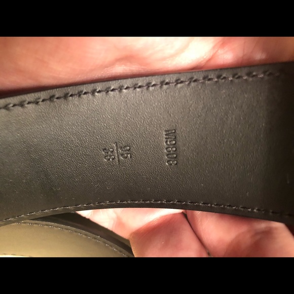 LV belt purchased at the store in VA. Worn Twice. - Picture 4 of 6